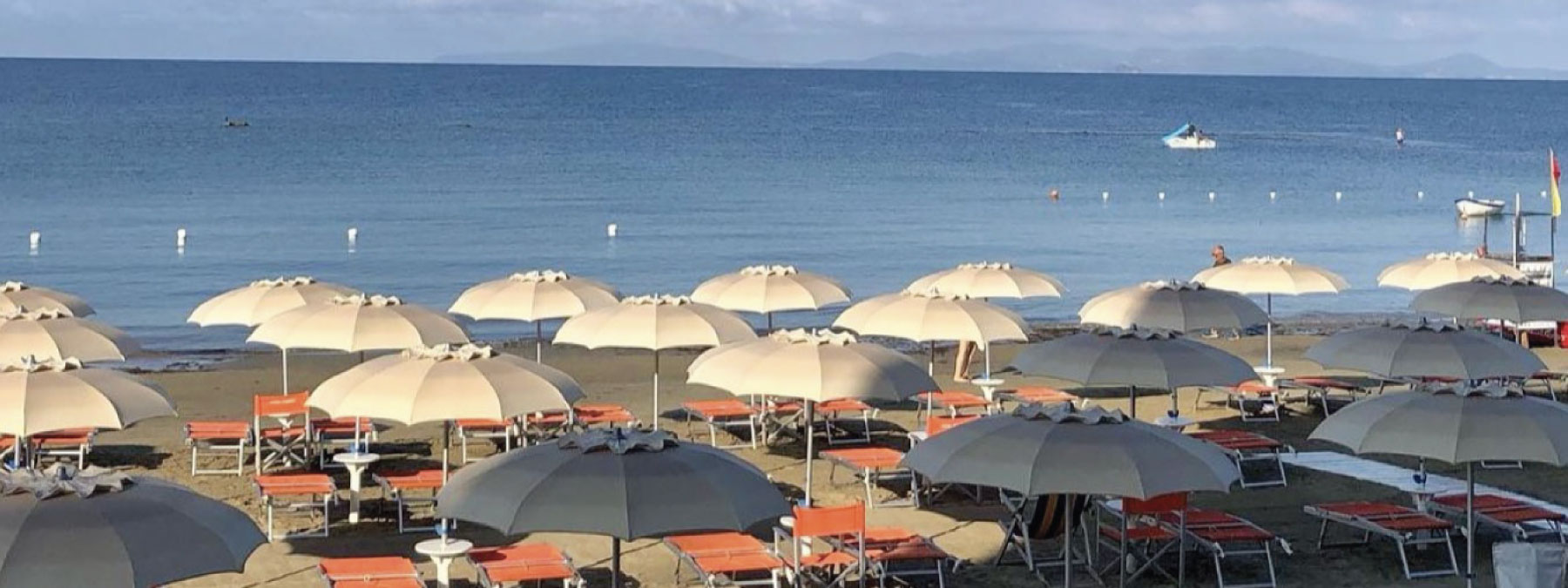 Vacances en famille dans un hôtel avec restaurant et plage en Toscane